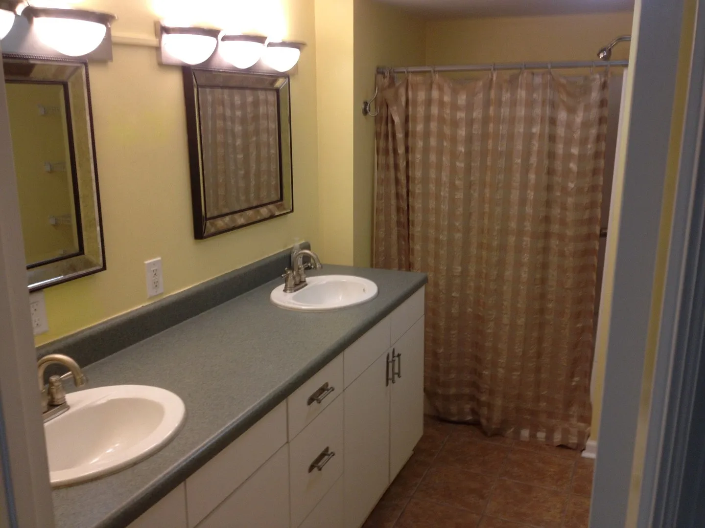 317 N Calhoun Street — Photo 1