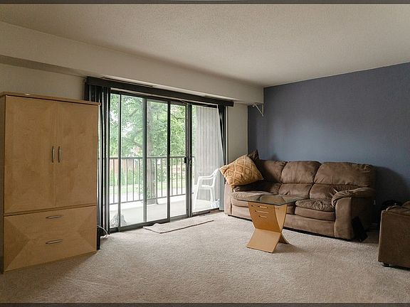 5th image of 907 S Williams St APT 208