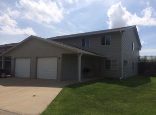 505 Washington Ave APT 4, Grinnell, IA 50112