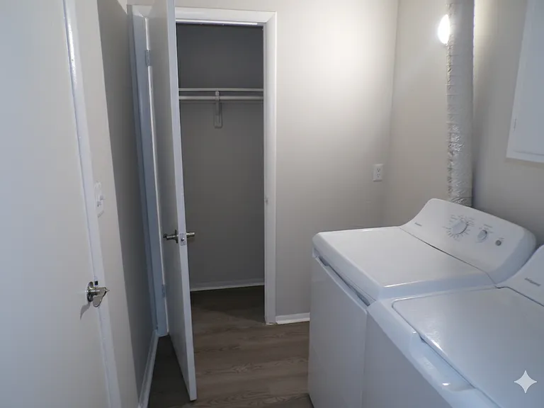 Regency Point Luxury Apartments — Photo 110