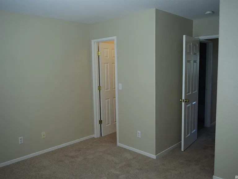 1243 Sunrise Dr — Photo 5