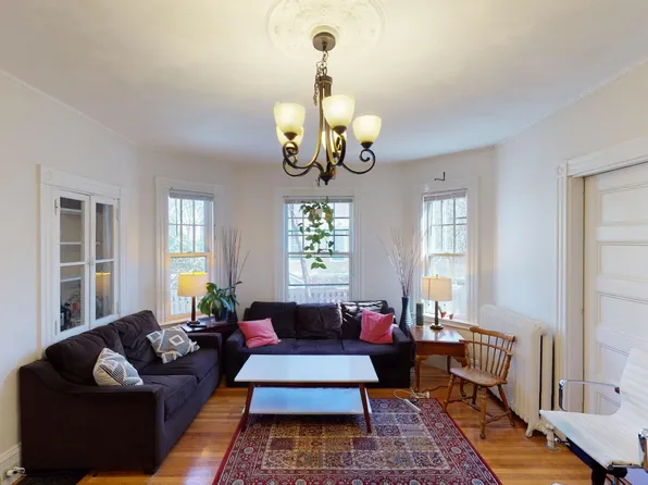 5 Ashton Pl, Cambridge, MA 02138