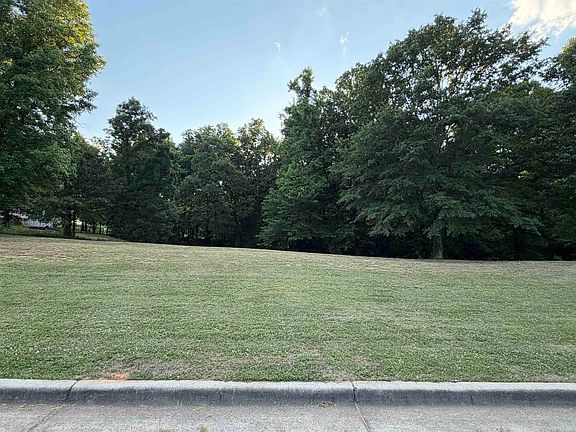3rd image of 807 Golf Trail Rdg