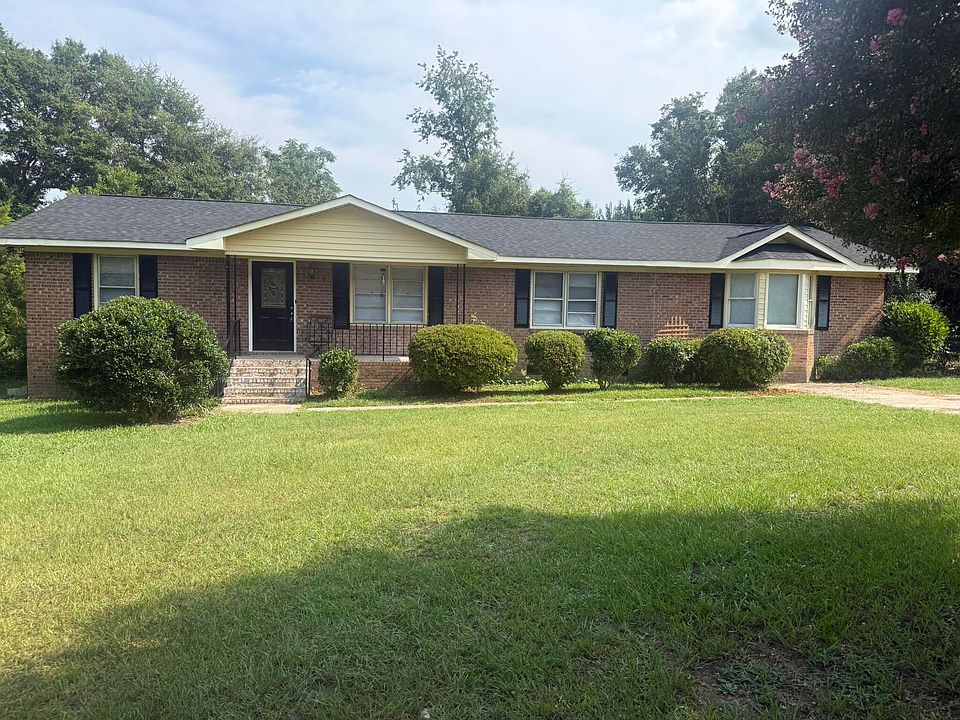 1st image of 220 Eastwood Cir
