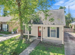 330 Meadow Crossing Dr, Baton Rouge, LA 70820