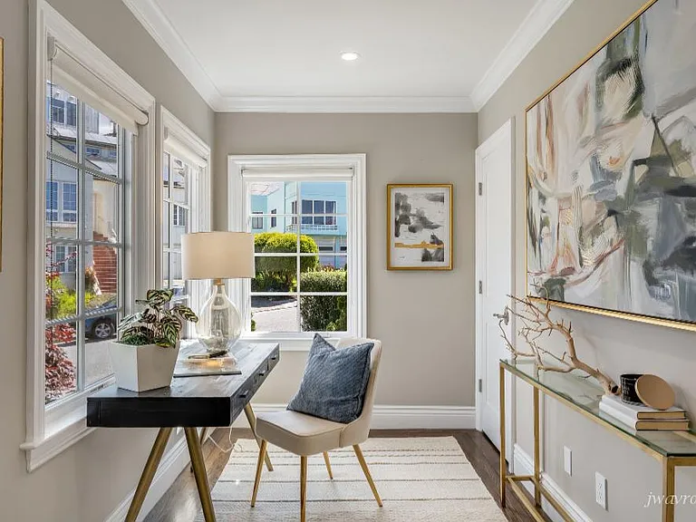 325 Moncada Way — Photo 32