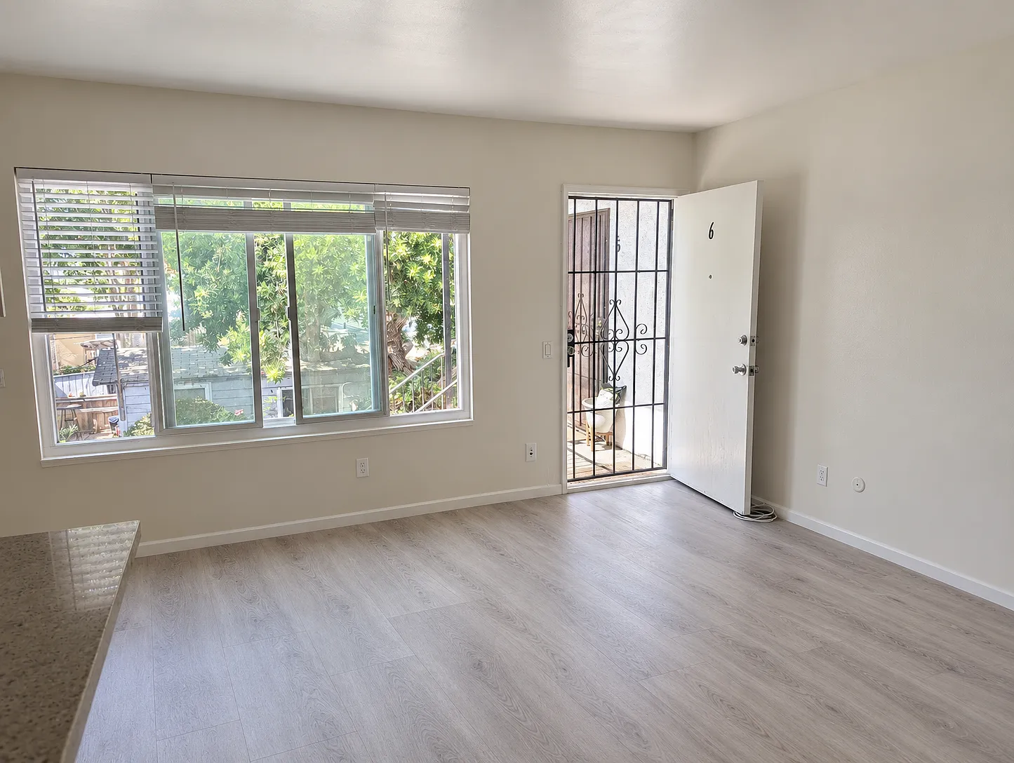 1 bed, 650 sqft, $2,345 — Photo 2