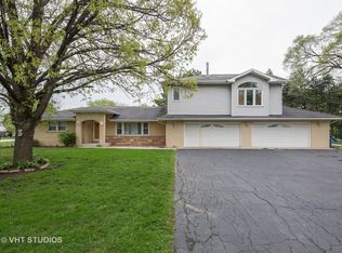 1369 Indian Hill Dr, Bensenville, IL 60106