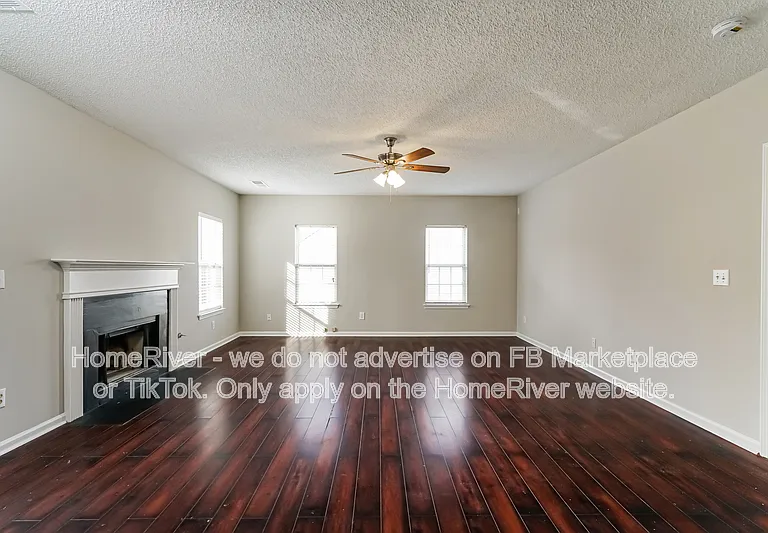 470 Cherry Branch Ln — Photo 3