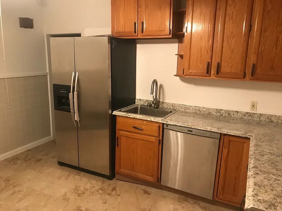 4 Maple Ave #1