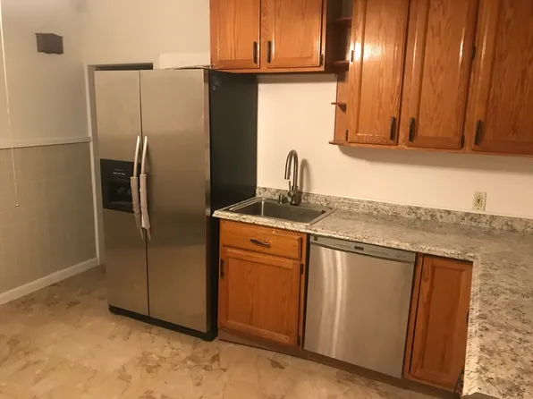 4 Maple Ave #1, Quaker Hill, CT 06375