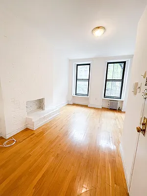 Rented by Urban Real Estate Inc | media 2