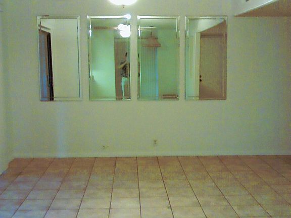 Spacious living room without the balcony view, different lighting