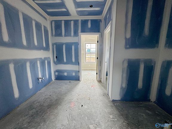 4th image of 8055 State Line Rd