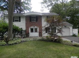 4 Sid Ct, Hauppauge, NY 11788