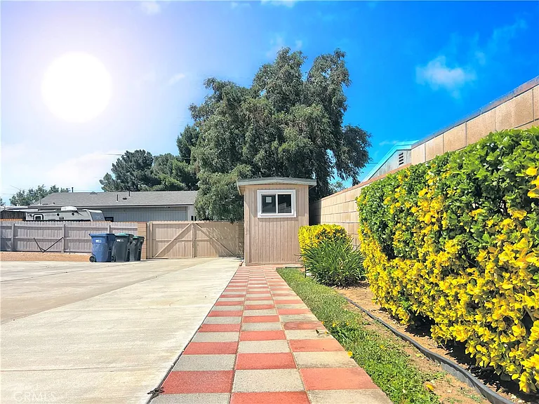 1143 Elizabeth Lake Rd — Photo 48