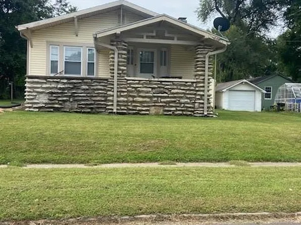 413 W Locust St, Plattsburg, MO 64477