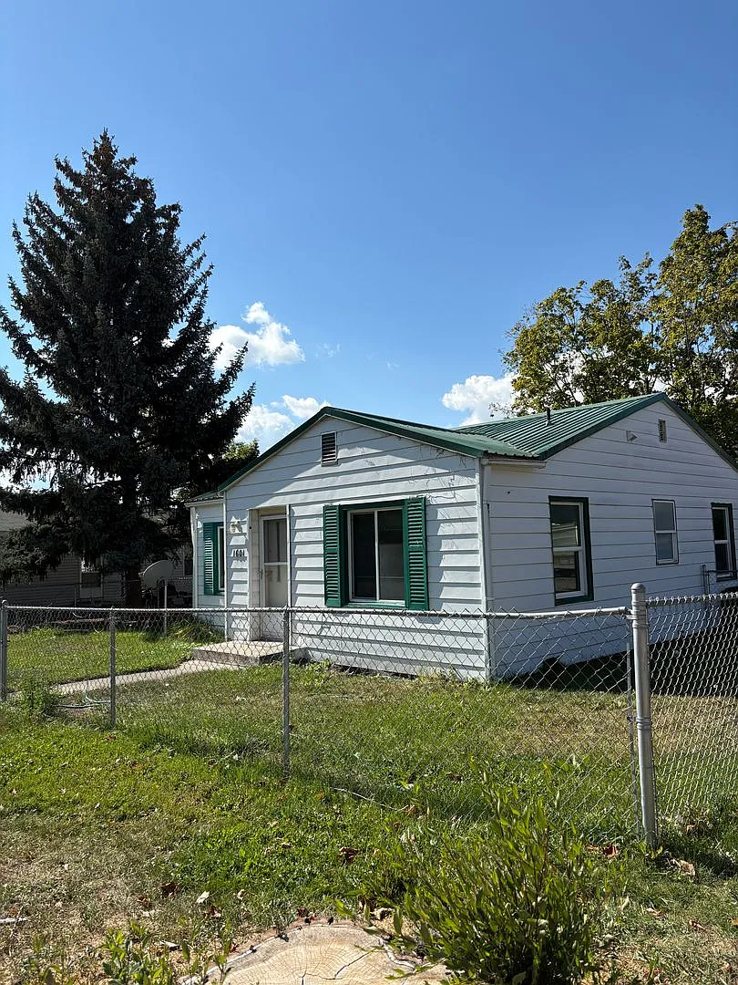 2BR Pet-Friendly Home w/ Fenced Yard — Photo 1