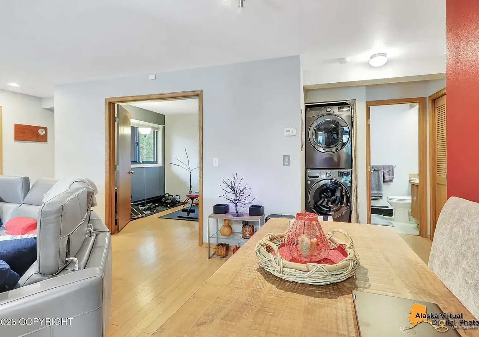 Rare Find! Amazing 2 Bed/2 Bath Condo W/ In Unit Laundry + Garage In Highly Requested Neighborhood — Photo 3