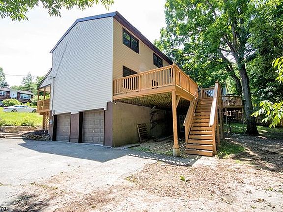 3rd image of 7 Hemlock Dr