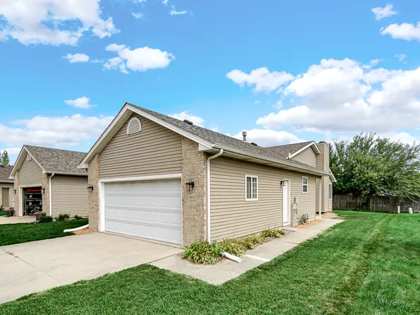 1443 Truman Dr, Bradley, IL 60915