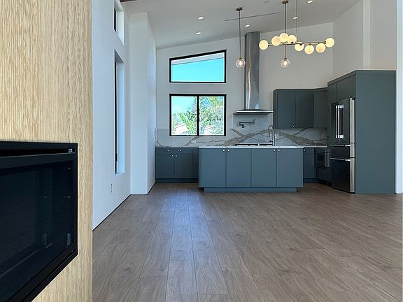 5th image of 3279 Laurice Ave