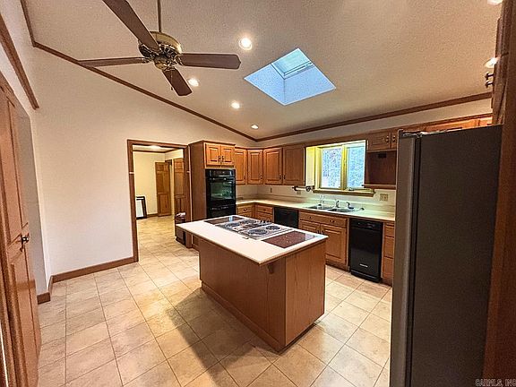 5th image of 120 Emerson Pl