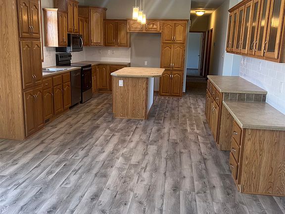 4th image of 307 W 5th St