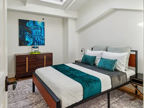 300 Communipaw Avenue image 23 of 43