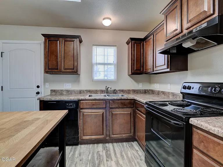 2521 Bird Ave — Photo 8
