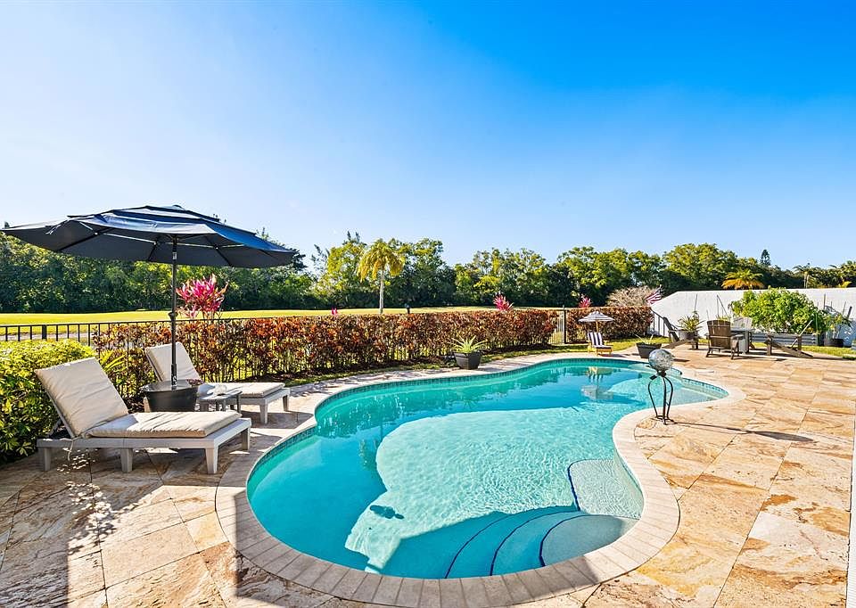 1st image of 11108 Clover Leaf Cir