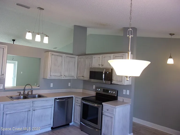 6895 Grissom Pkwy — Photo 17