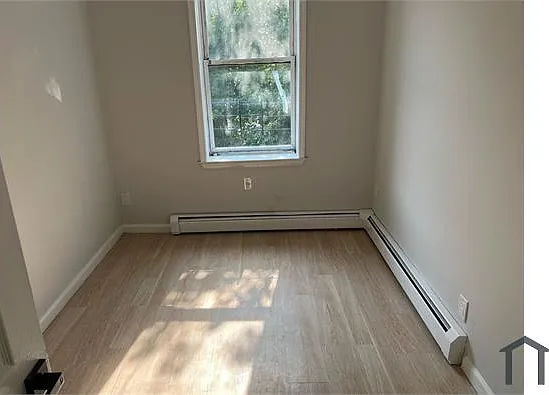 1513 Saint Lawrence Ave #1 — Photo 8