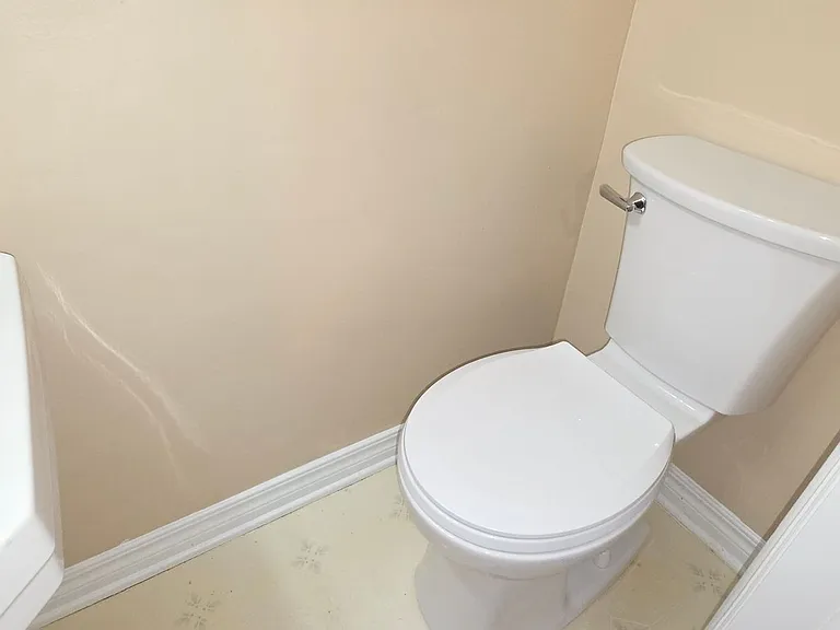 512 W Normal St — Photo 13