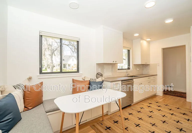 1330 Cedar Ave — Photo 6