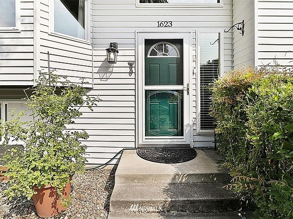 4th image of 1623 Riverview Dr NE