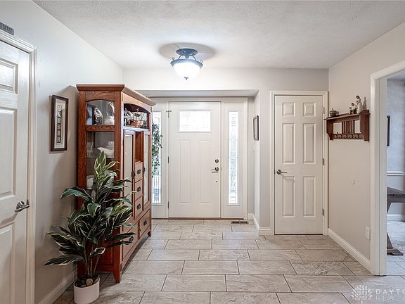 2nd image of 2924 Stauffer Dr