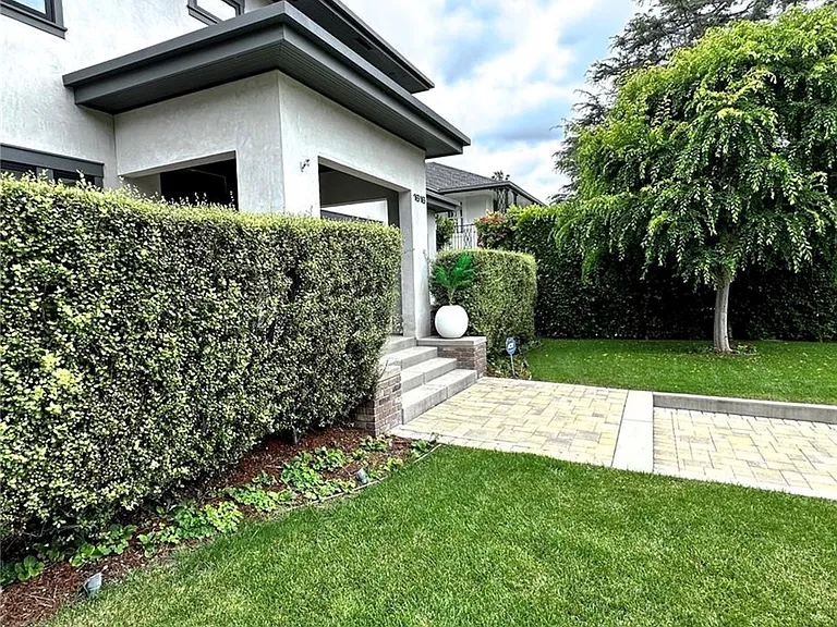 1616 N Ogden Dr — Photo 56