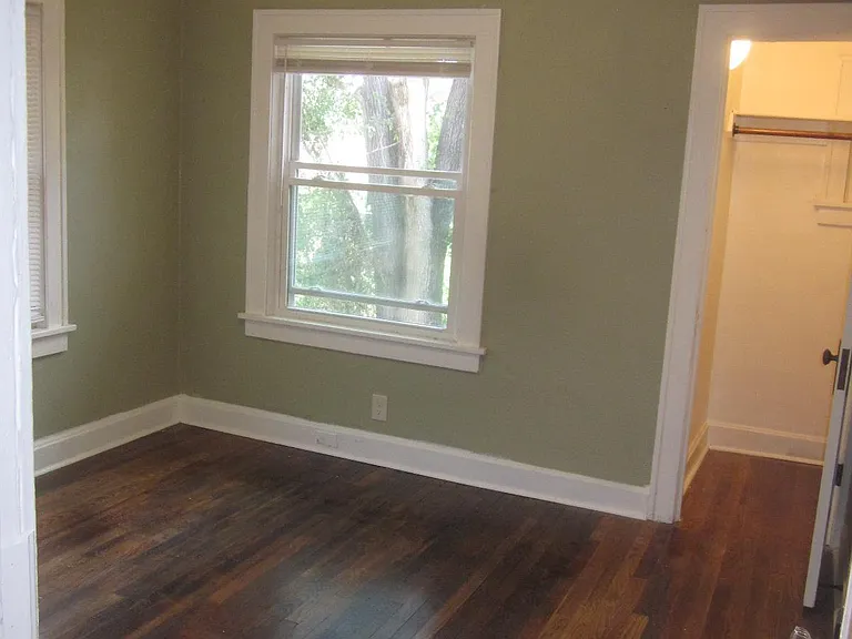5208 Euclid Ave — Photo 11