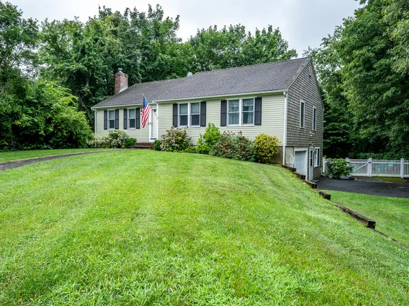 41 Knollwood Drive, Yarmouth Port, MA 02675