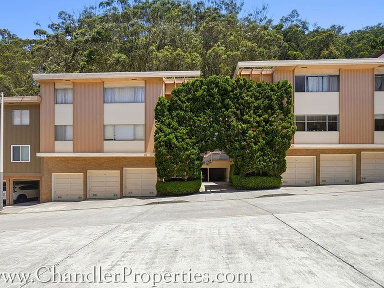 414-416 Warren Drive — Photo 2