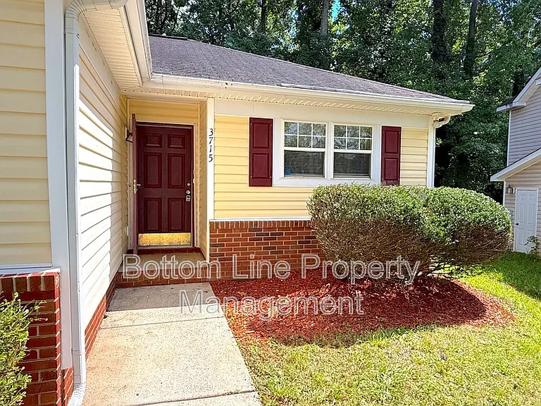 3715 Bullard St — Photo 3