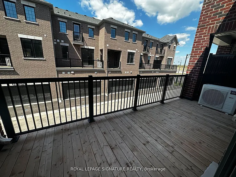 1259 Lily Cres #12 — Photo 7