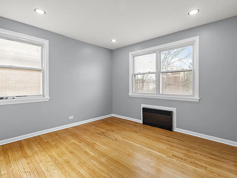 590 Grove Ave #2 — Photo 14