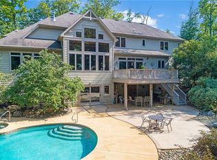 59 Wildwood Ln, Orchard Park, NY 14127