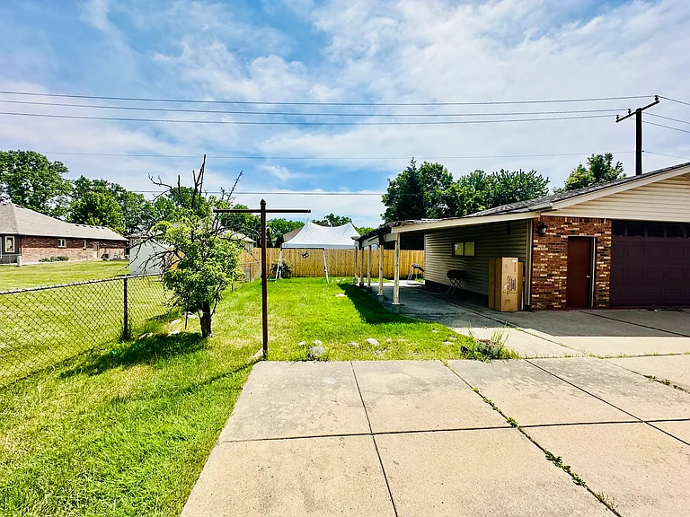 39326 Roland Dr — Photo 24