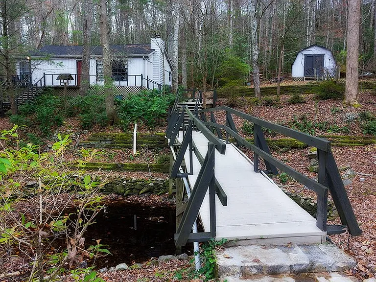 147 Lail Ln — Photo 2
