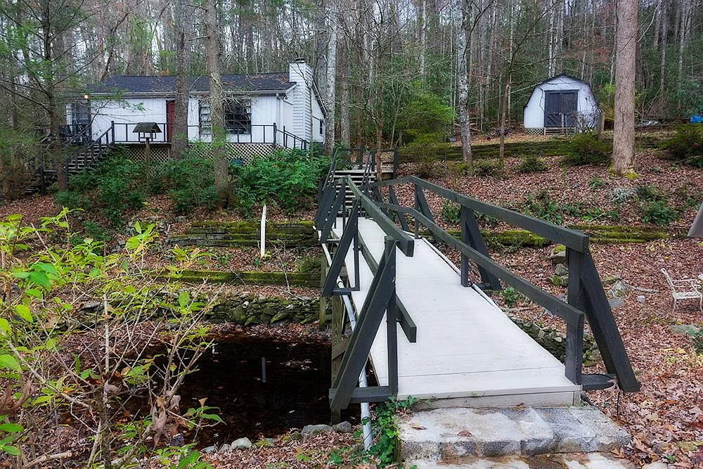 Building Photo - 147 Lail Ln