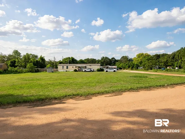11117 Weeks Rd, Foley, AL 36535