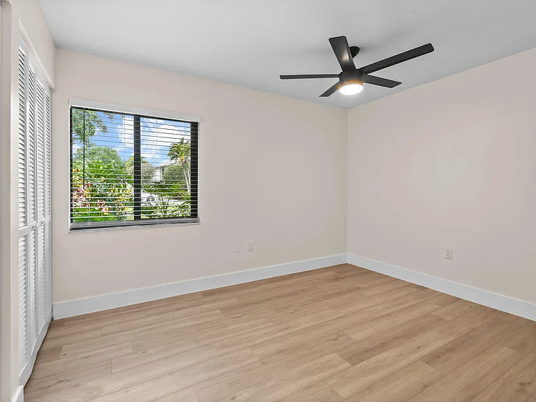 2233 NW 22nd Ave #102 — Photo 33